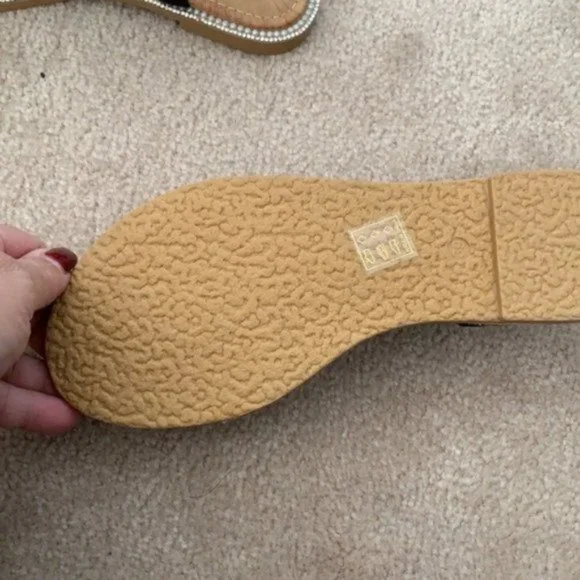 NWOT Sandal with Beading and rhinestones - Picture 2 of 4